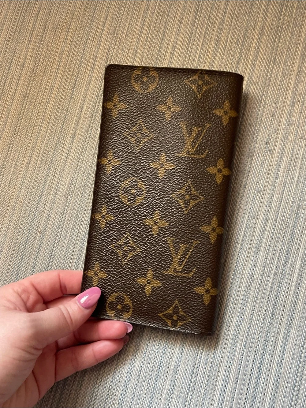Louis Vuitton Brazza Wallet (unisex)